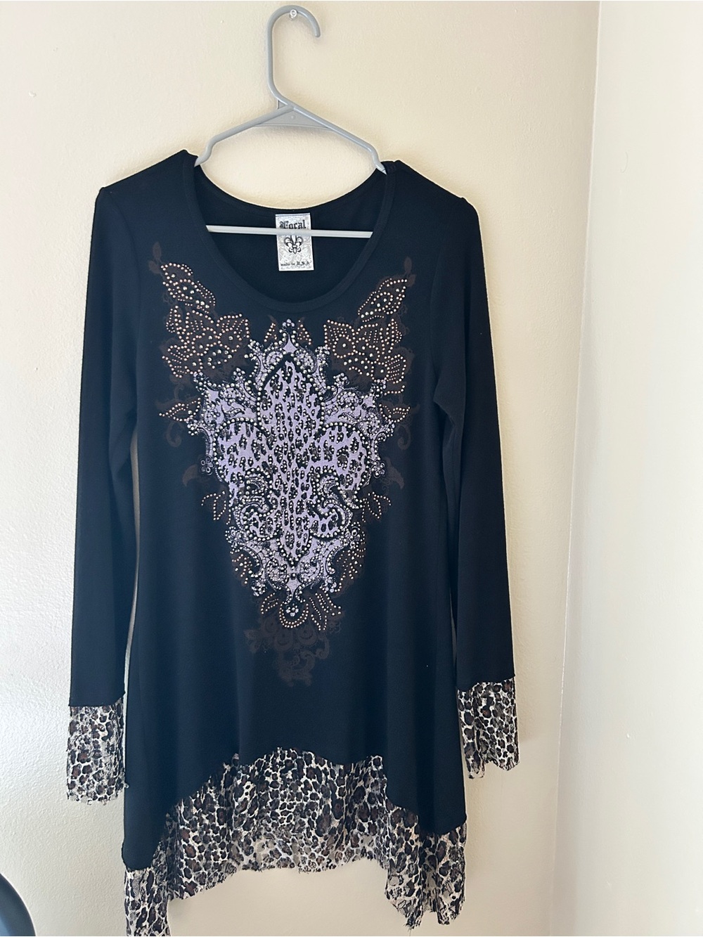 Vocal USA Y2K Rhinestone Fleur de Lis Leopard Trim Long Sleeve Top - Size L